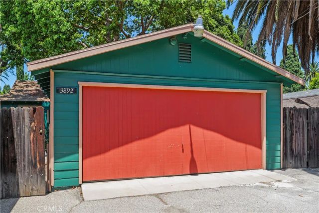 3892 Oakwood Place, Riverside, CA 92506