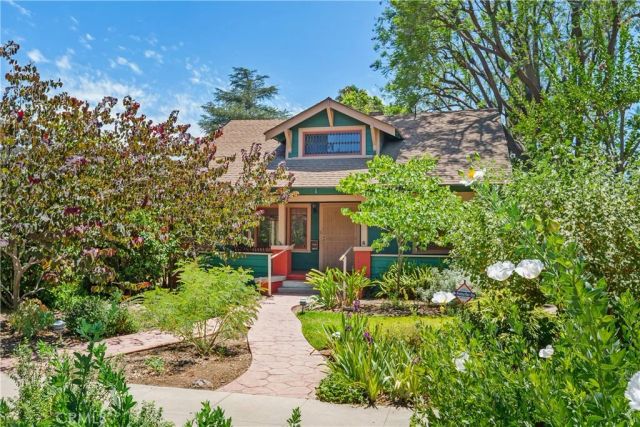 3892 Oakwood Place, Riverside, CA 92506
