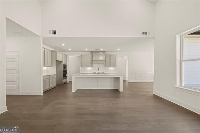 8410 Creekside Overlook Drive, Gainesville, GA 30506