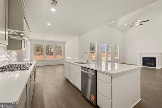 8410 Creekside Overlook Drive, Gainesville, GA 30506