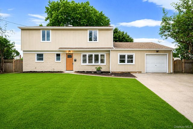 532 French Avenue, North Babylon, NY 11703