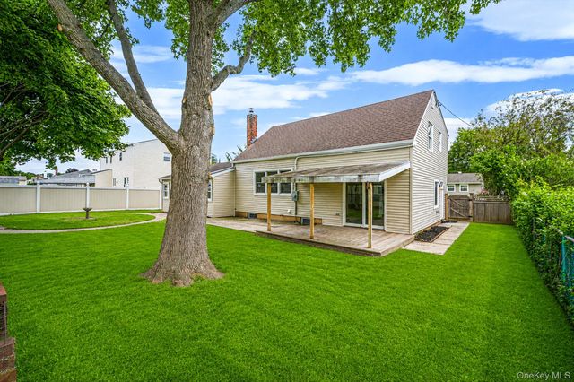 532 French Avenue, North Babylon, NY 11703