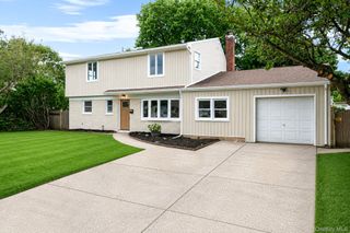532 French Avenue, North Babylon, NY 11703
