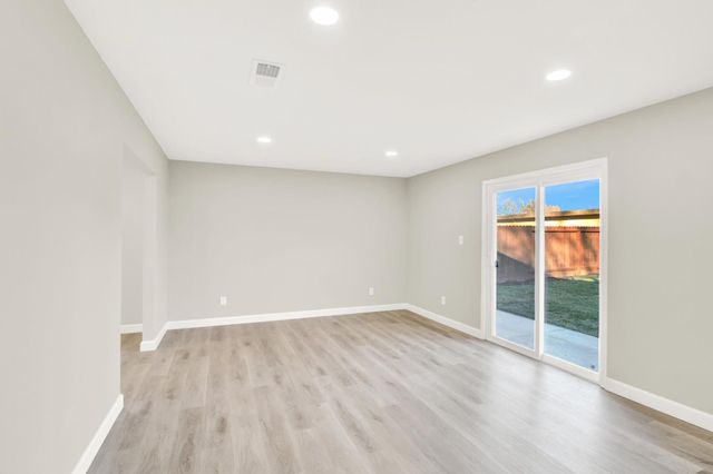 1900 Ellison Dr, Modesto, CA 95355