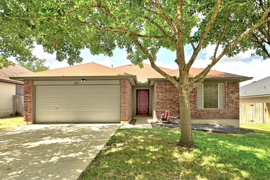 221 Estate DR, Hutto, TX 78634