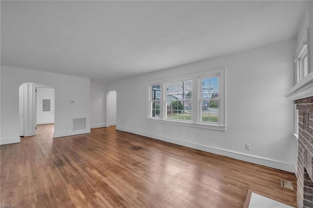 1263 W Queen ST, Hampton, VA 23669
