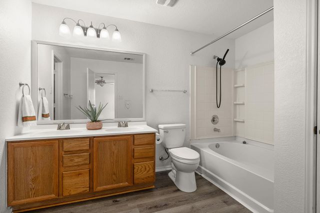 5525 Victory Gallop DR, Del Valle, TX 78617