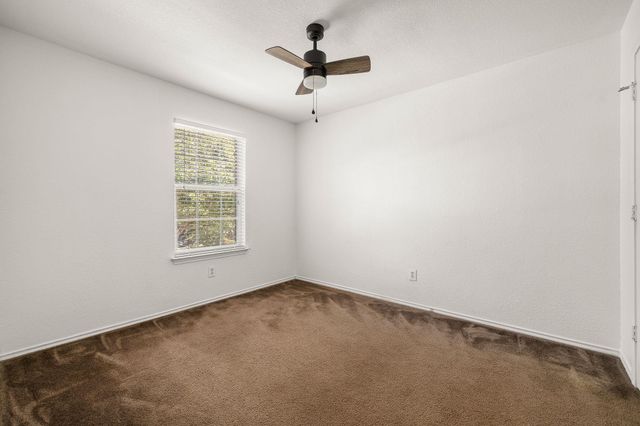 5525 Victory Gallop DR, Del Valle, TX 78617