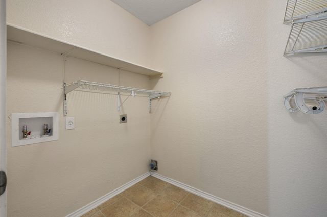 5525 Victory Gallop DR, Del Valle, TX 78617