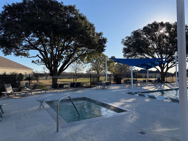 211 Wyndemere Drive, Montgomery, TX 77356