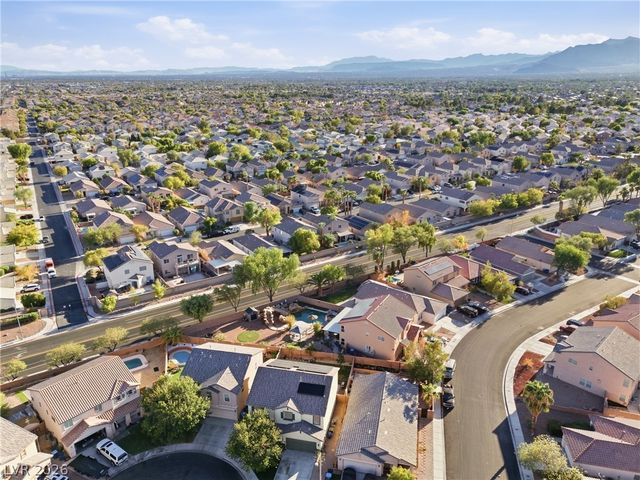 7809 Bear Tooth Cave Court, Las Vegas, NV 89131