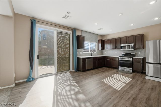 7809 Bear Tooth Cave Court, Las Vegas, NV 89131