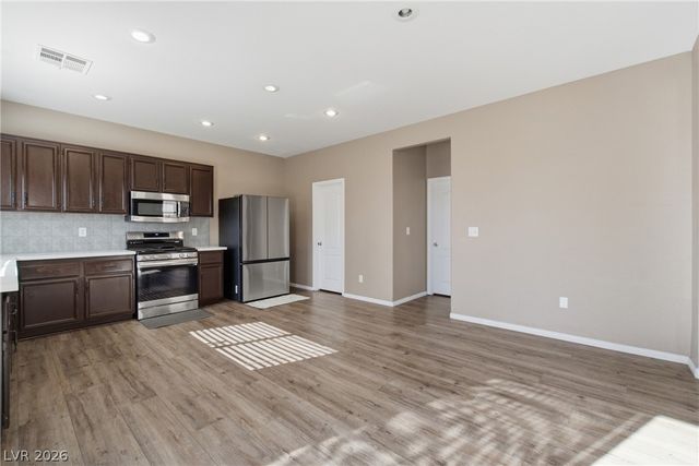7809 Bear Tooth Cave Court, Las Vegas, NV 89131