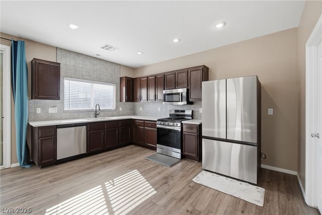 7809 Bear Tooth Cave Court, Las Vegas, NV 89131