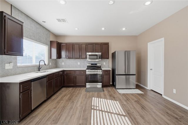 7809 Bear Tooth Cave Court, Las Vegas, NV 89131