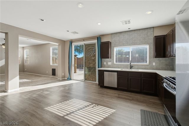 7809 Bear Tooth Cave Court, Las Vegas, NV 89131