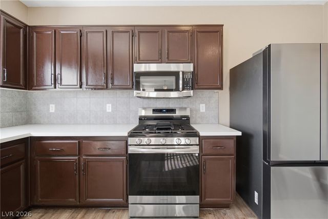 7809 Bear Tooth Cave Court, Las Vegas, NV 89131