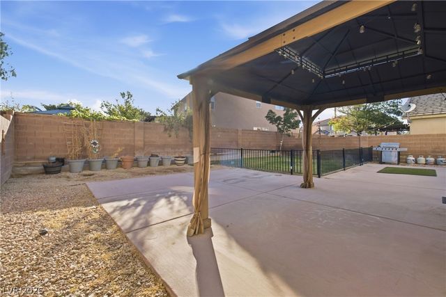 7809 Bear Tooth Cave Court, Las Vegas, NV 89131