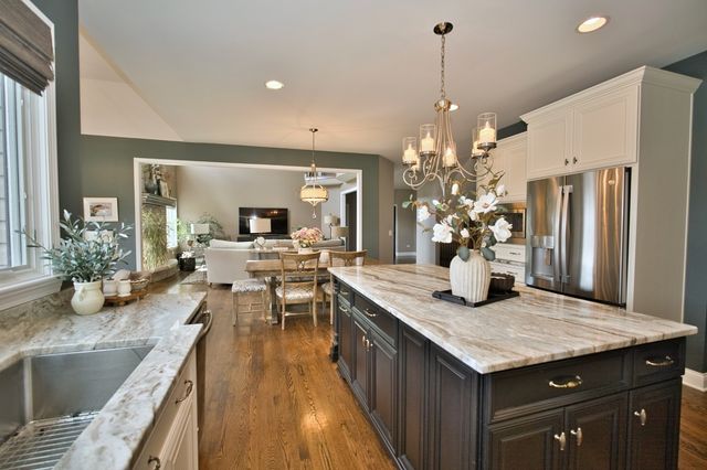 10 Raes Creek Court, Bolingbrook, IL 60490