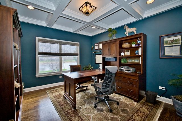 10 Raes Creek Court, Bolingbrook, IL 60490