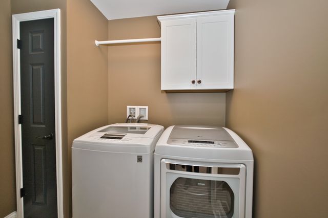 10 Raes Creek Court, Bolingbrook, IL 60490