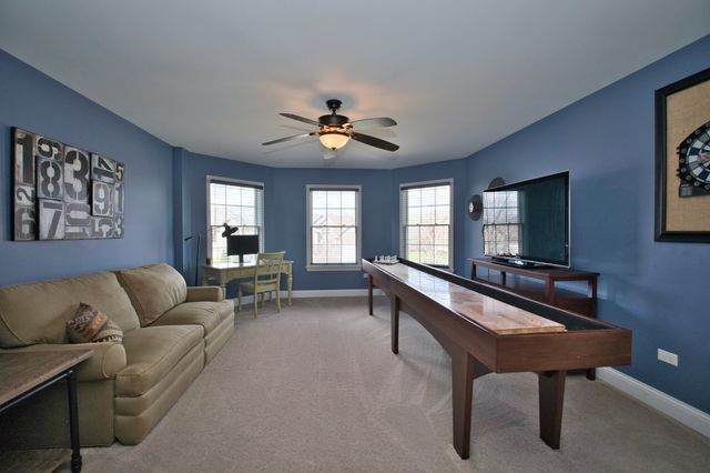 10 Raes Creek Court, Bolingbrook, IL 60490