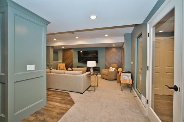 10 Raes Creek Court, Bolingbrook, IL 60490