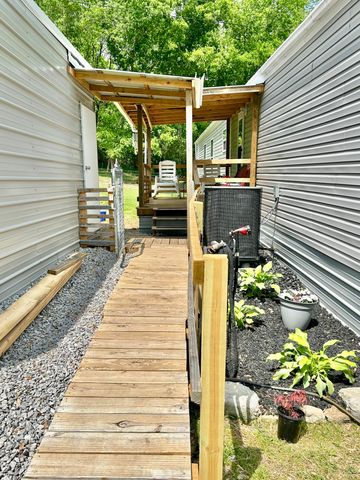 1571 Kit Cowan Road, Somerset, KY 42501