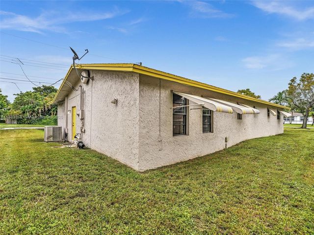 228 SW 5th Ave, Hallandale Beach, FL 33009