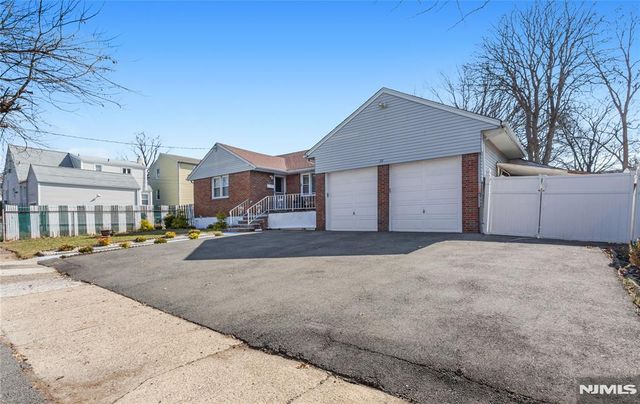 28 Logan Place, Lodi, NJ 07644