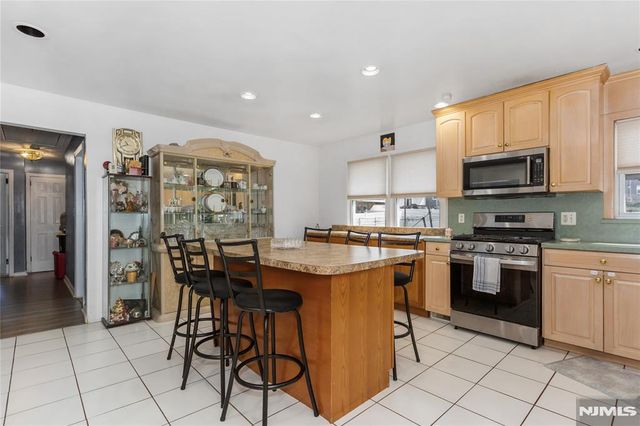 28 Logan Place, Lodi, NJ 07644