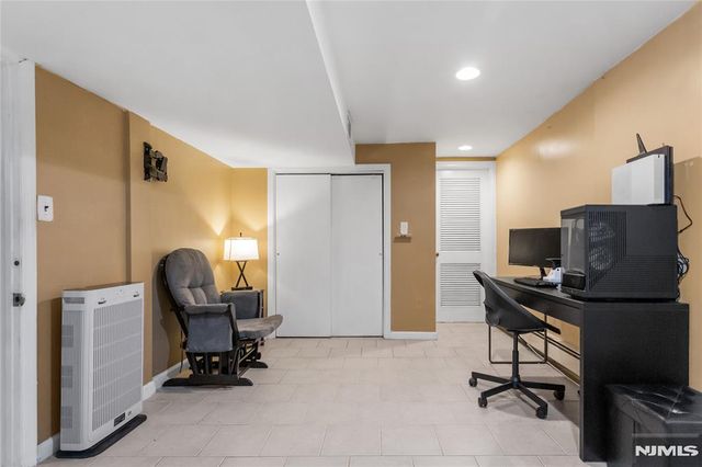 28 Logan Place, Lodi, NJ 07644