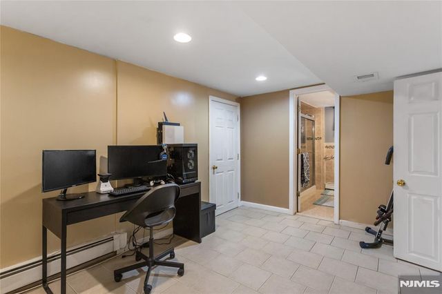 28 Logan Place, Lodi, NJ 07644