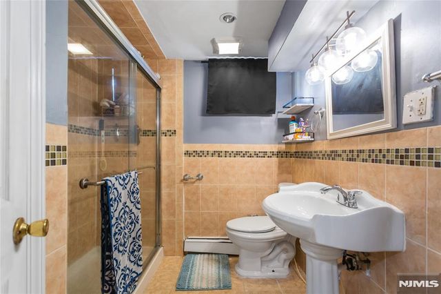 28 Logan Place, Lodi, NJ 07644