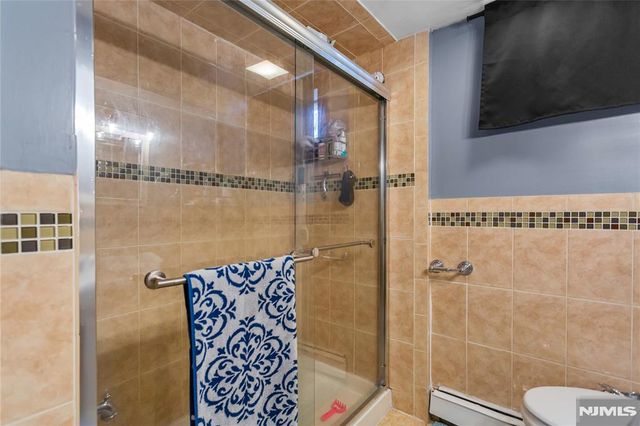 28 Logan Place, Lodi, NJ 07644