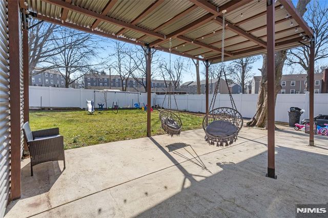 28 Logan Place, Lodi, NJ 07644