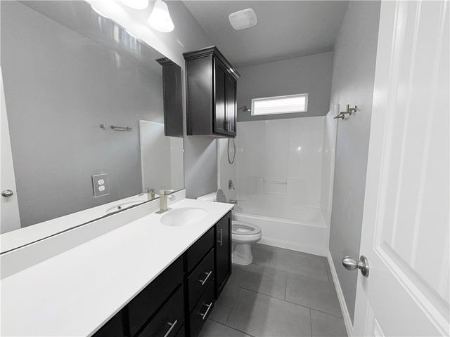 2942 Cantabria St, Corpus Christi, TX 78415