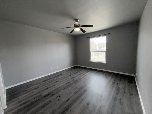 2942 Cantabria St, Corpus Christi, TX 78415