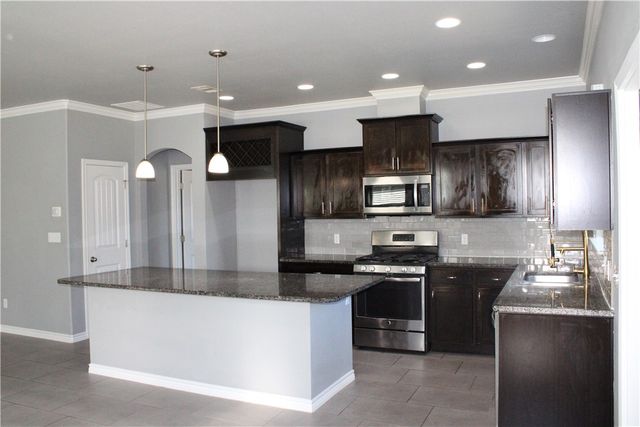 2942 Cantabria St, Corpus Christi, TX 78415