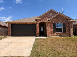 2942 Cantabria St, Corpus Christi, TX 78415
