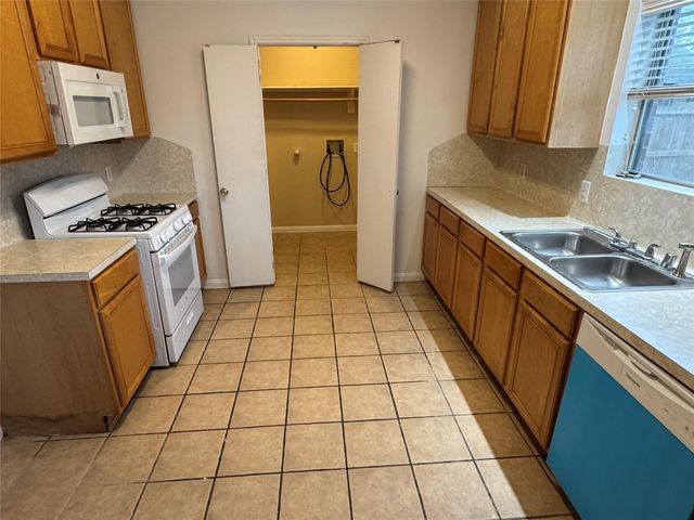 4018 Longway Estates Court, Fresno, TX 77545