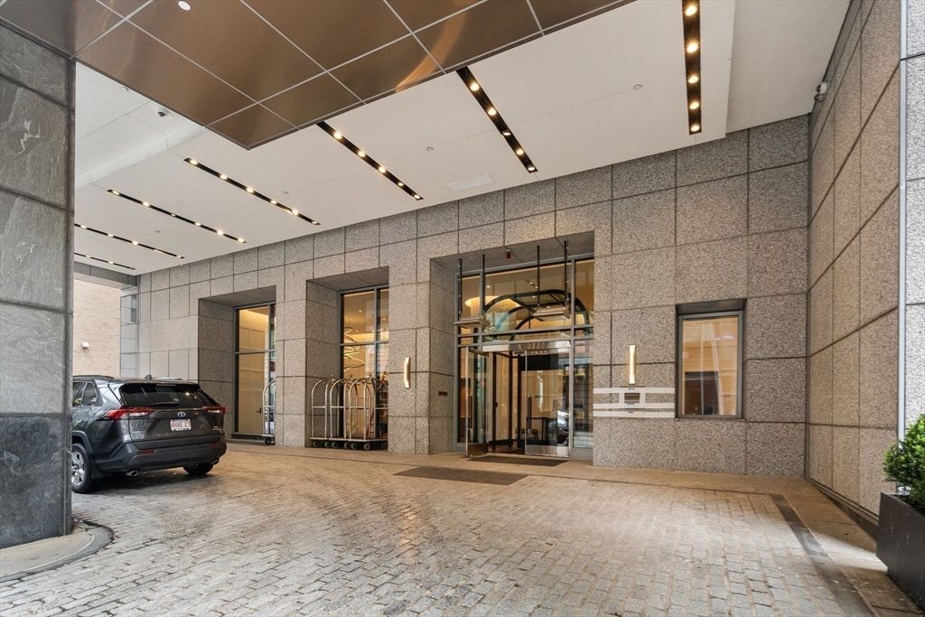 1 Avery Street 10B, Boston, MA 02111