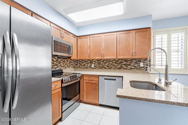 37 CAPTAINS Walk, Palm Coast, FL 32137