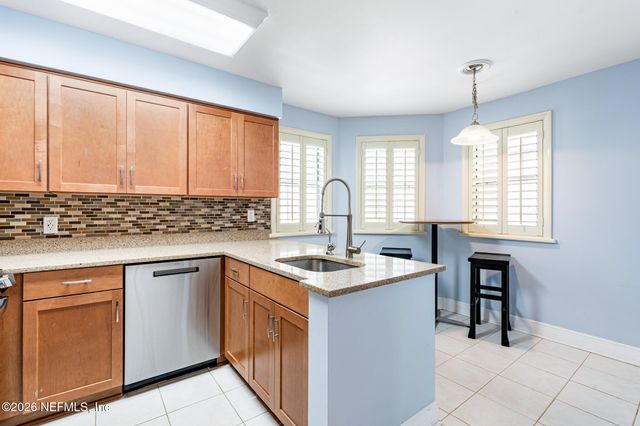 37 CAPTAINS Walk, Palm Coast, FL 32137