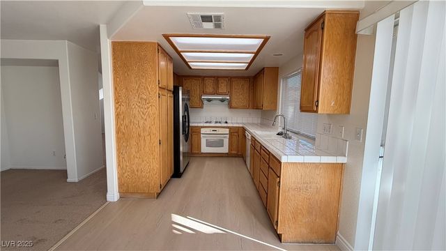 7735 Little Valley Avenue, Las Vegas, NV 89147