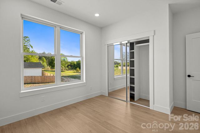 742 New Hope Road, Flat Rock, NC 28731
