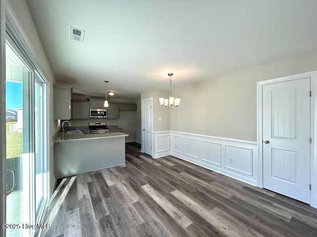 833 Hidden Bridge Drive, Jacksonville, NC 28546