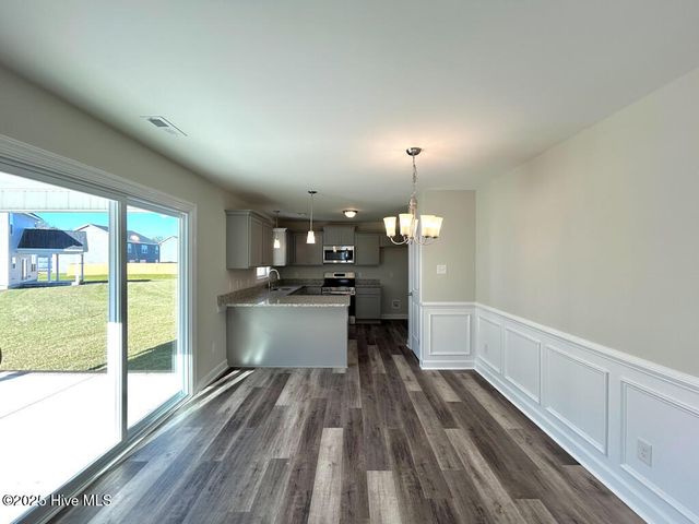 833 Hidden Bridge Drive, Jacksonville, NC 28546