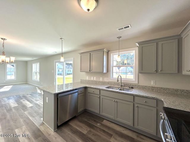 833 Hidden Bridge Drive, Jacksonville, NC 28546