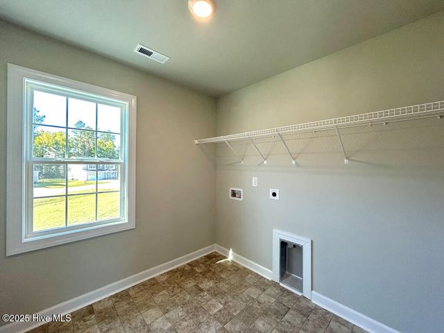 833 Hidden Bridge Drive, Jacksonville, NC 28546